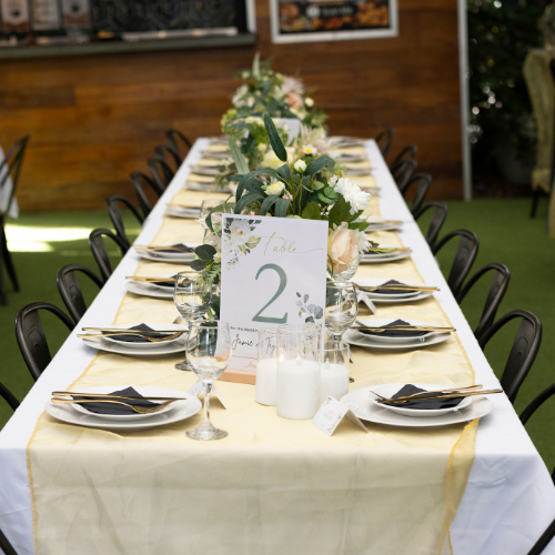 Tablecloths (white or black)